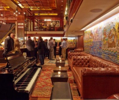 The Redeye Grill Lounge Bar and piano - Image courtesy Redeye Grill
