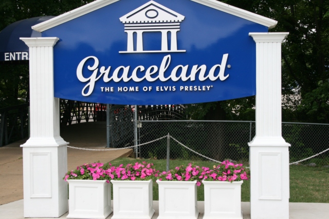 Entrance to Graceland - Photo credit Jason Dutton-Smith