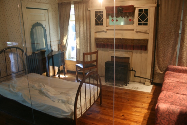 James Earl Ray boarding house room